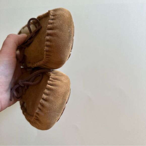 Ugg Dakota Chestnut Wool Lined Suede Slippers - Picture 5 of 10